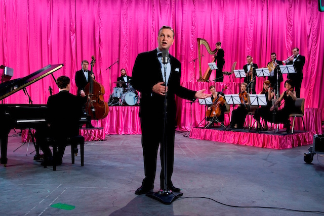 God, (2007), Ragnar Kjartansson