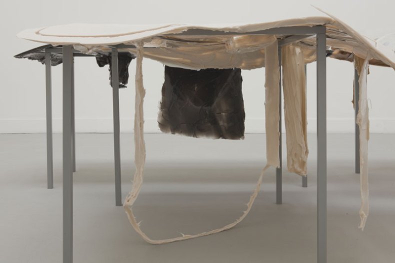 Formage de tête (2011), Nairy Baghramian. Photo: IRondinella. Courtesy of la Biennale di Venezia