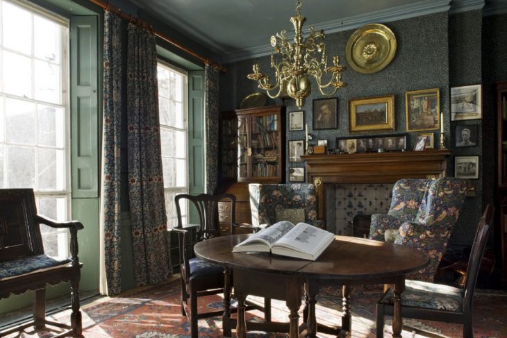 Dining room of Emery Walker's House in 2017. Courtesy The Emery Walker Trust