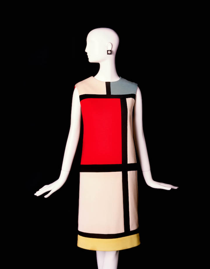 Hommage to Piet Mondrian, from the Autumn/Winter haute couture collection, 1965. © Fondation Pierre Bergé – Yves Saint Laurent, Paris / Alexandre Guirkinger