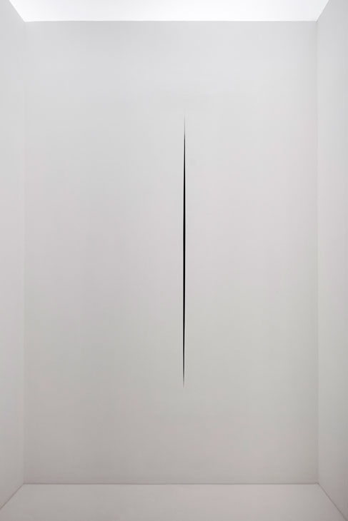 Ambiente spaziale in Documenta 4, a Kassel (1968/2017), Lucio Fontana. Installation view at Pirelli HangarBicocca, Milan, 2017. © Fondazione Lucio Fontana. Photo: Agostino Osio. Courtesy Pirelli HangarBicocca