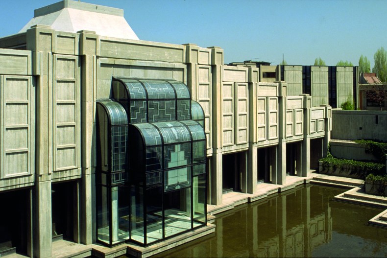 The Grand National Assembly Mosque in the parliament complex in Ankara, designed by Behruz and Can Cinici and completed in 1995, photo: Reha Günay; courtesy Aga Khan Trust for Culture