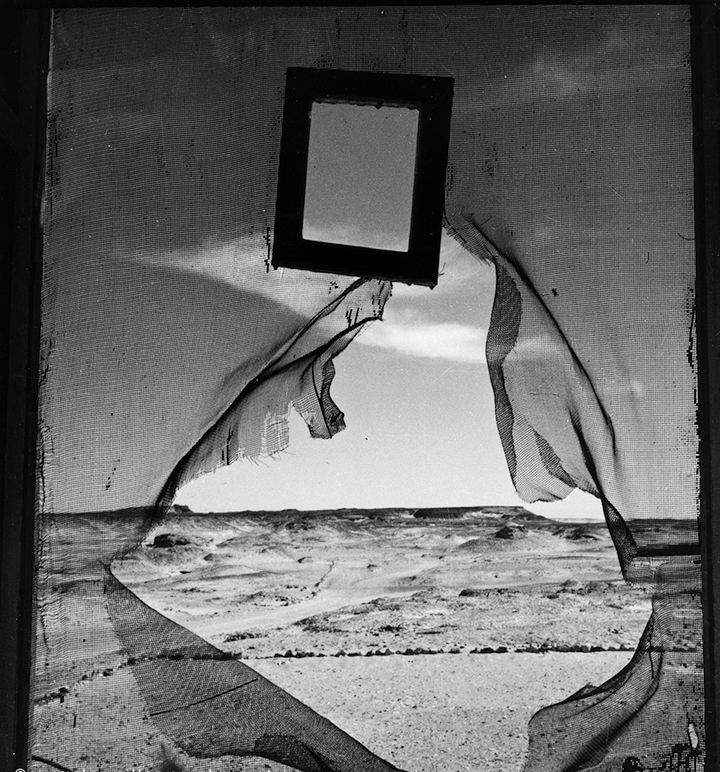 Portrait of Space, Al Bulwayeb, near Siwa, Egypt 1937 (published in 1940), Lee Miller. © Lee Miller Archives, England 2017