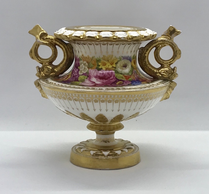 Vase (1817–22), Nantgarw China Works, decorated in London.