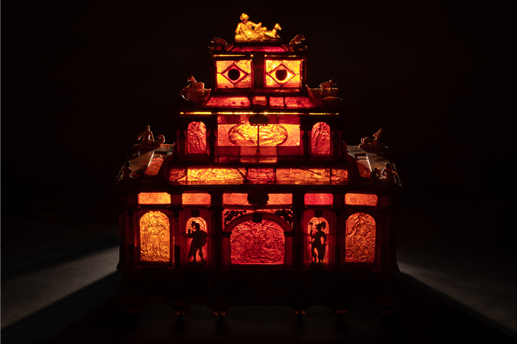 Amber casket in the shape of a three-story monument containing ivory figures, (c. 1660). Waddesdon Manor, Buckinghamshire. Photo: Waddesdon Image Library/Mike Fear