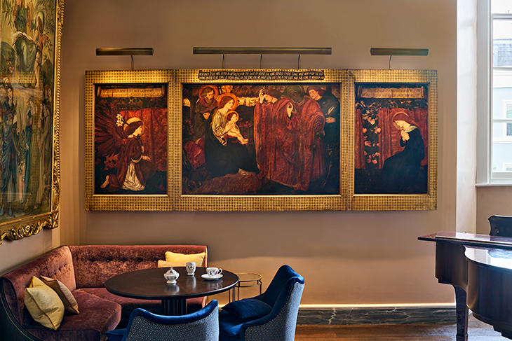 On the far wall of the Pre-Raphaelite Room is Triptych: The Adoration of the Kings and the Annunciation (1860–61) by Edward Coley Burne-Jones.