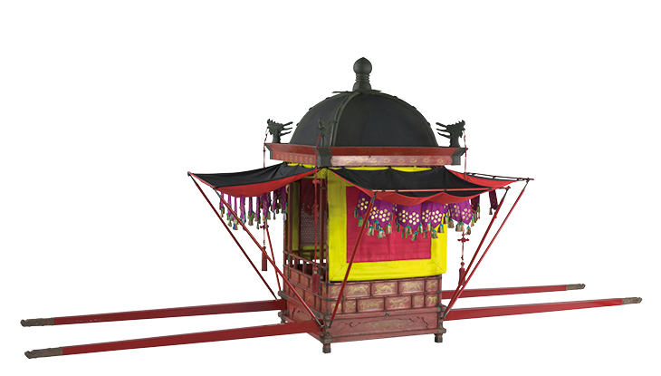 Palanquin of the king, Joseon dynasty (1392–1897). National Palace Museum of Korea, Seoul