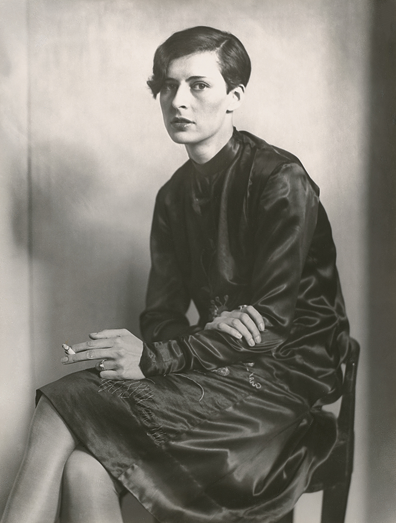 Secretary at West German Radio, Cologne (1931). August Sander. Die Photographische Sammlung/SK Stiftung Kultur, Cologne.