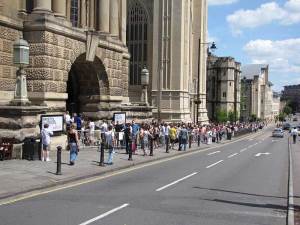 Queues outside Bristol City Museum and Art Gallery for Banksy's Summer Show, June 2009
