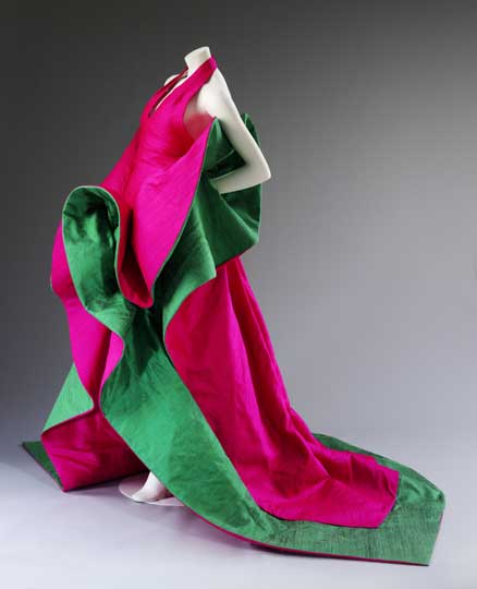 Evening dress of silk (1987–8), Roberto Capucci.