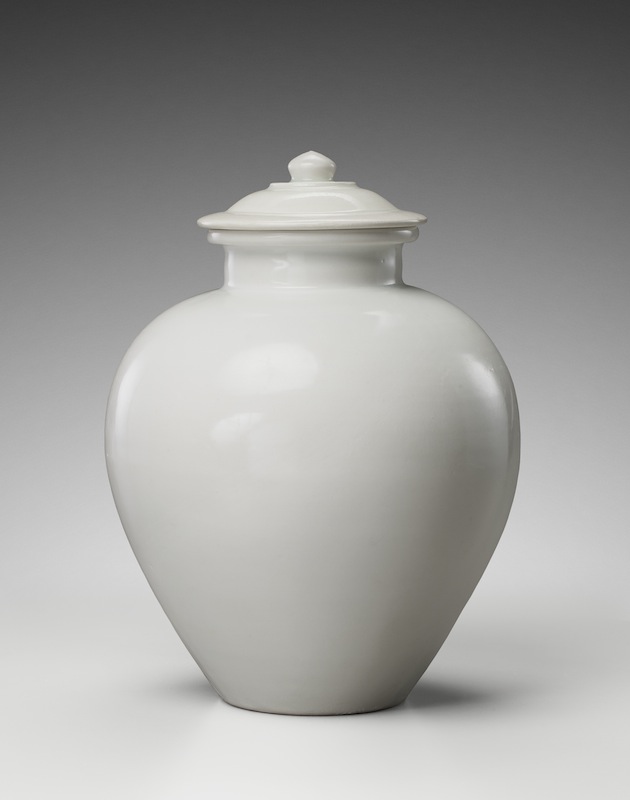 Jar and cover, c. 9th century, Tang dynasty (618–906). Gisèle Cröes. Photo: Studio Roger Asselberghs – Frédéric Dehaen