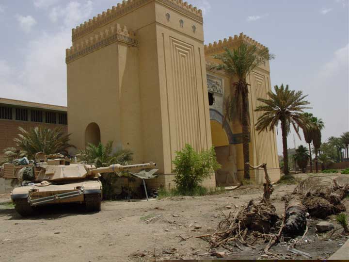 An American tank outside National Museum of Iraq in 2003 – a few days after the unprotected museum had already been looted.