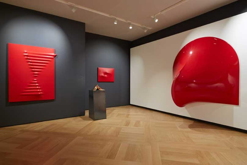 Installation view: 'Agostino Bonalumi – Sculptures', Mazzoleni London.