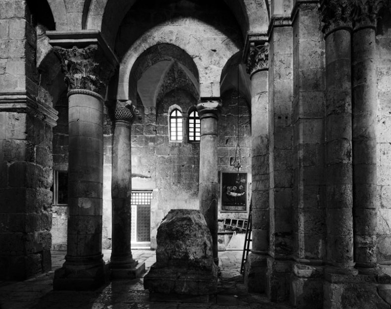 Church of the Holy Sepulchre, East Jerusalem (2011), Thomas Struth © Thomas Struth