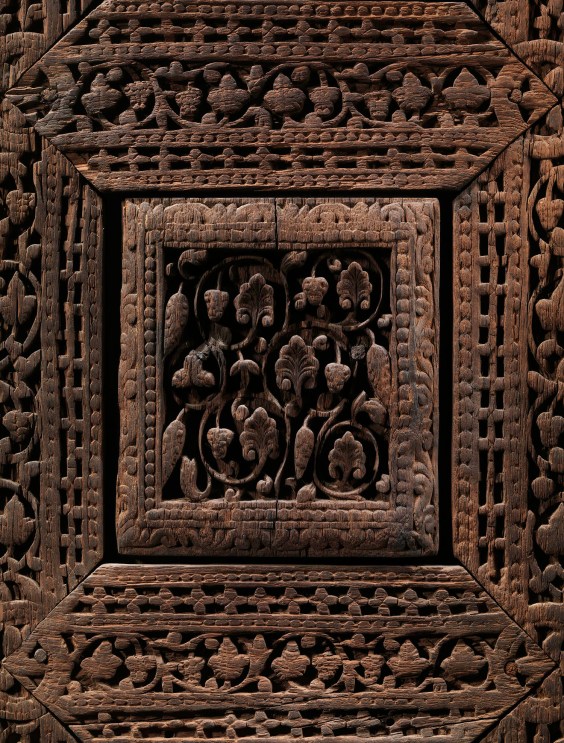 Panel with a repeating vine motif, Iraq, Islamic period,  (late 8th or early 9th century). The Metropolitan Museum of Art, New York