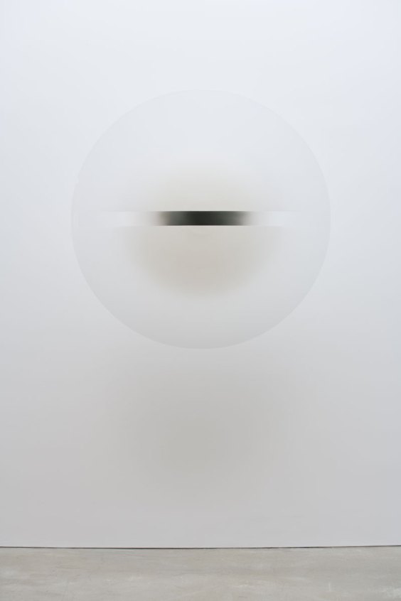 (1969), Robert Irwin, acrylic paint on cast acrylic, diam. 134.7cm.