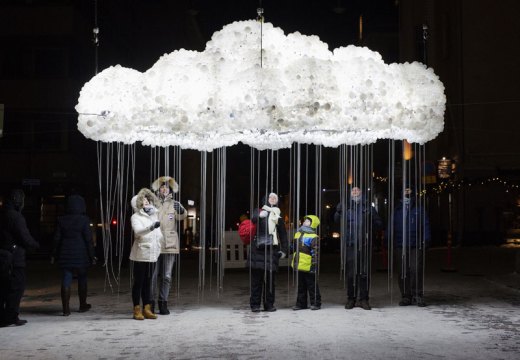 CLOUD, by Caitlind r.c. Brown & Wayne Garrett at the crossing between Annankatu and Kalevankatu. Part of Lux Helsinki. Photo: Lauri Rotko