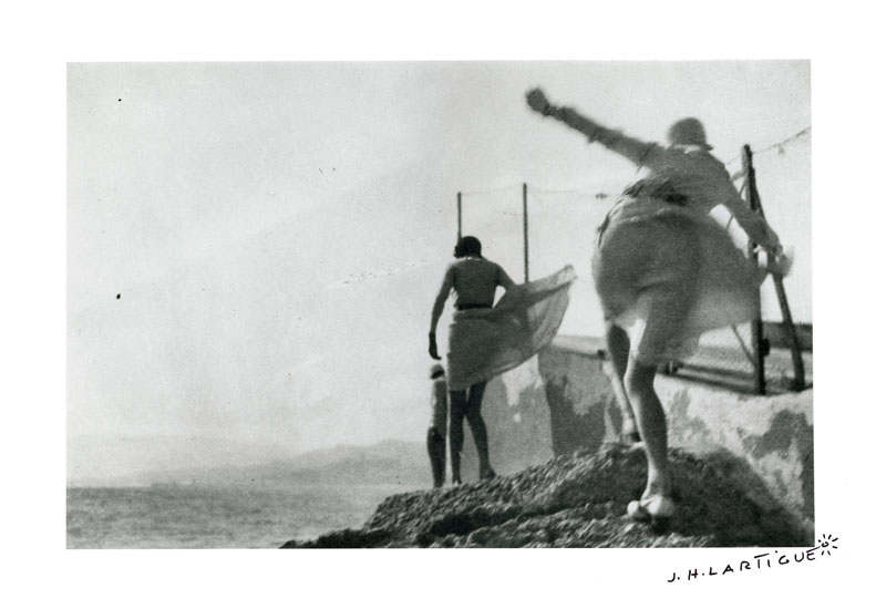 Bibi, Arlette and Irène. Storm in Cannes (May 1929), Jacques-Henri Lartigue