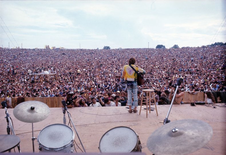 John Sebastian performing at Woodstock (1969), Henry Diltz Corbis.