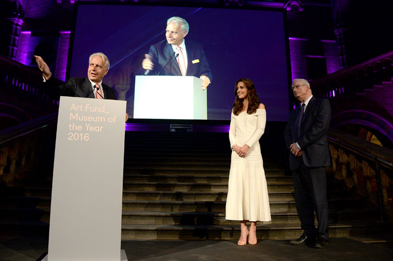 Martin Roth, director of the Victorian and Albert Museum, accepts the Art Fund's Museum of the Year Award 2016 from the Duchess of Cambridge, during a ceremony at the Natural History Museum, London.