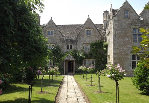 Kelmscott Manor, the summer home of Victorian designer and poet William Morris, is to undergo renovation work
