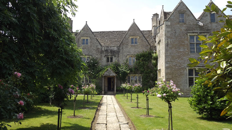 Kelmscott Manor, the summer home of Victorian designer and poet William Morris, is to undergo renovation work