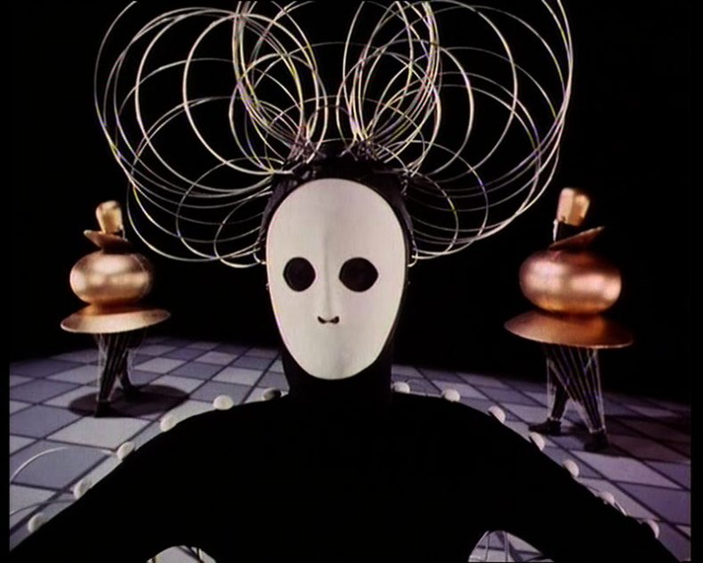 Das Triadische Ballett [Triadic Ballet] (1970), after Oskar Schlemmer. Produced by Bavaria Atelier for the Südfunk, Stuttgart, in collaboration with inter Nationes and RTB (Belgian Television). Director: Helmut Amann. Choreography and costume designs: Oskar Schlemmer (1922). Artistic advisors: Ludwig Grote, Xanti Schwinsky, and Tut Schlemmer. Courtesy Global Screen, Munich