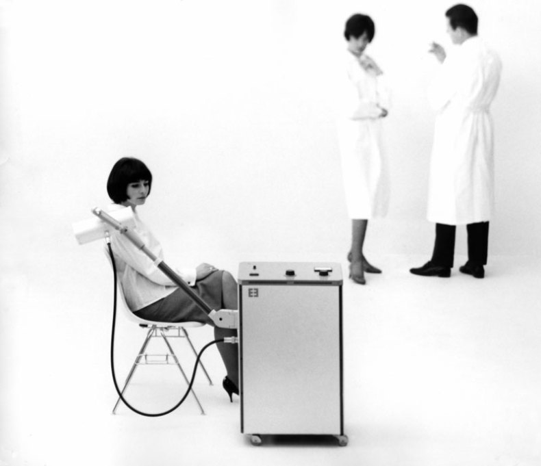 Advertisement for Erbotherm, heat therapy unit (1962). Designers: Tomás Maldonado, with Gui Bonsiepe and Rudolf Scharfenberg. Manufacturer: Erbe Elektromedizin.