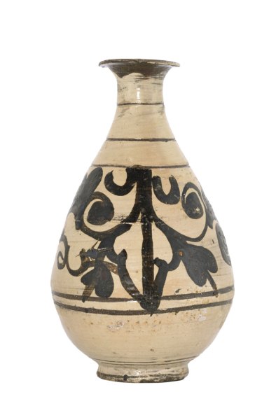 Wine bottle (late 15th century–early 16th century; Korean, Joseon dynasty, 1392–1897). Bonhams New York, $27,500. Courtesy Bonhams.