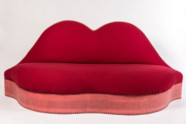 Mae West lips sofa (1938), Edward James/Salvador Dali. © Salvador Dalí, Fundació Gala-Salvador Dalí, DACS 2017 and with kind permission from West Dean College – The Edward James Foundation. Image courtesy of Royal Pavilion & Museums, Brighton & Hove