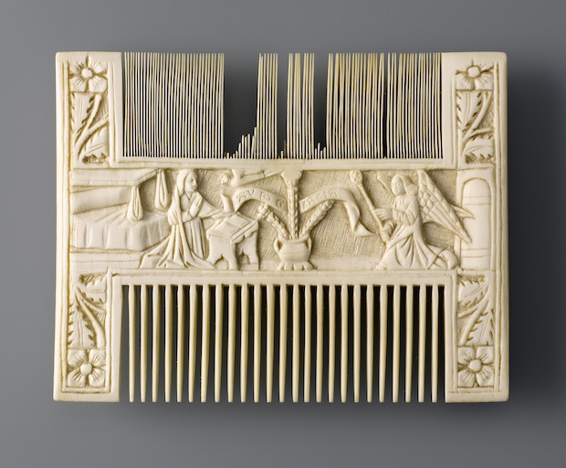 Comb with The Annunciation (c. 1450–1500), possibly Italy, France or Flanders. © Kunstgewerbemuseum, Berlin.