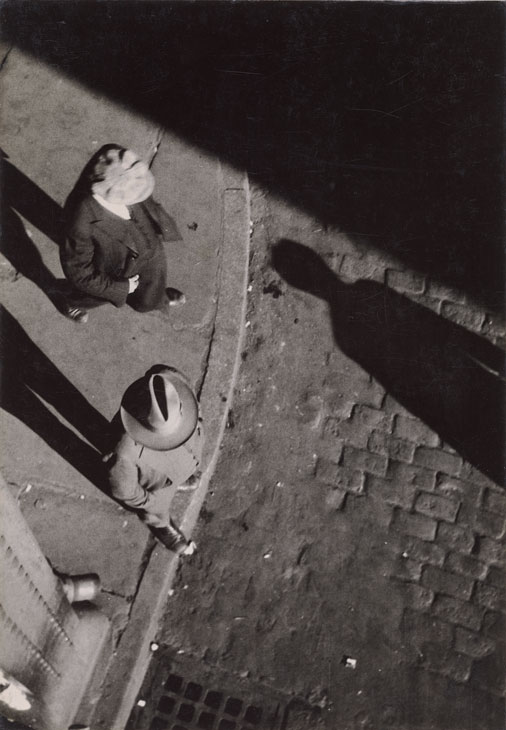 New York City Street Corner (1929), Walker Evans. © Walker Evans Archive, The Metropolitan Museum of Art; Photo: © The J. Paul Getty Museum, Los Angeles