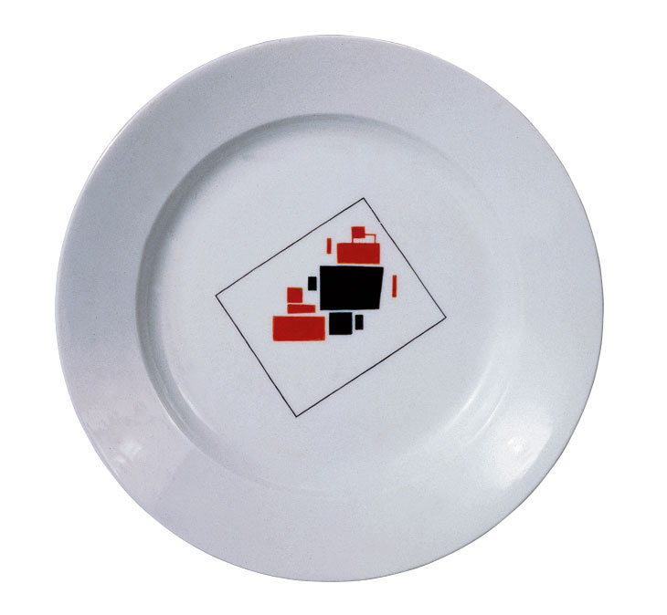 Plate with Suprematist design (1923), Kazimir Malevich. Image courtesy the author
