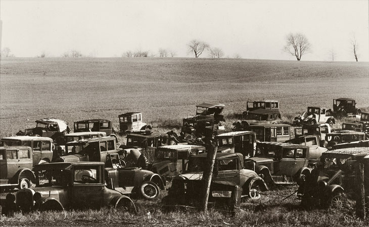 Joe's Auto Graveyard (1936), Walker Evans. © Walker Evans Archive, The Metropolitan Museum of Art; Photo: © Ian Reeves