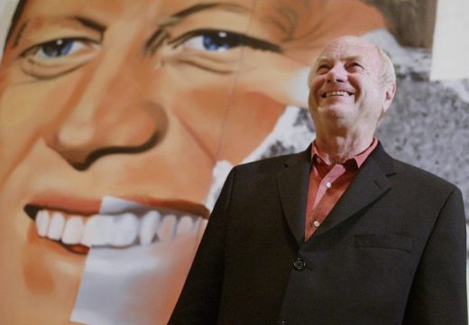 James Rosenquist in front of his painting Elect President at the Guggenheim Bilbao, in May 2004. © RAFA RIVAS/AFP/Getty Images