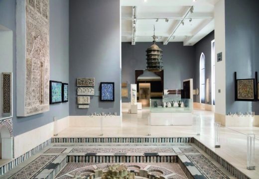 The displays in the Museum of Islamic Art were redesigned by Adrien Gardère in 2010, Photo: B.O'Kane/Alamy Stock Photo