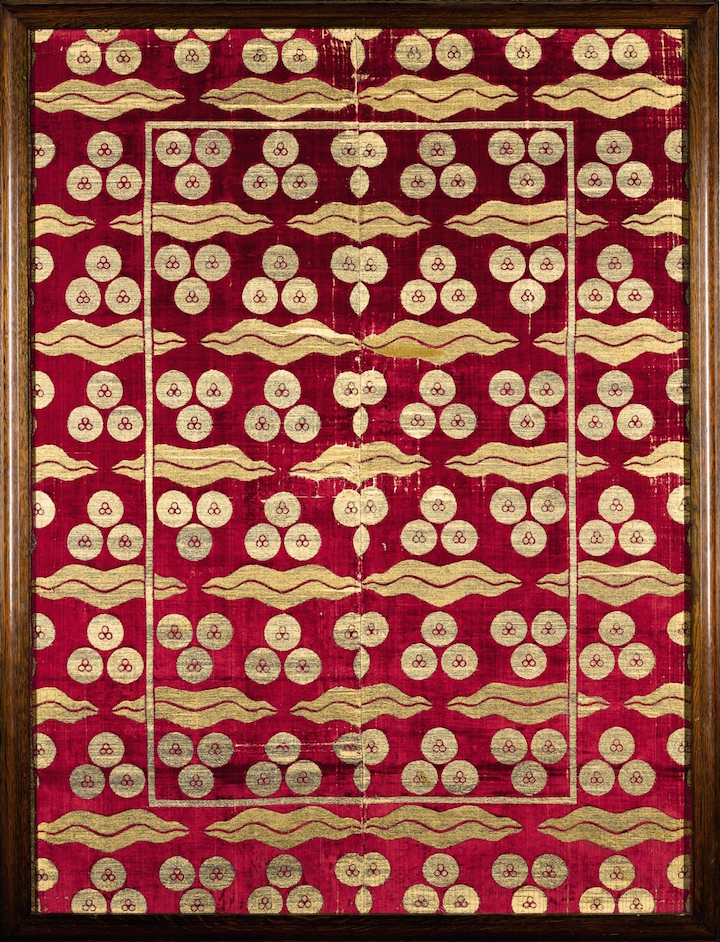 Ottoman voided silk velvet and metal-thread panel (çatma), with çintamani and tiger-stripe design (late 16th–early 17th century), Turkey