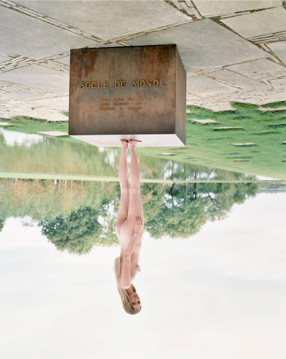 Socle du Monde (2016), Spencer Tunick.