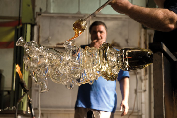 Berengo Studio glassmasters working on a Tony Cragg sculpture, ‘Glasstress 2009’. Courtesy Fondazione Berengo