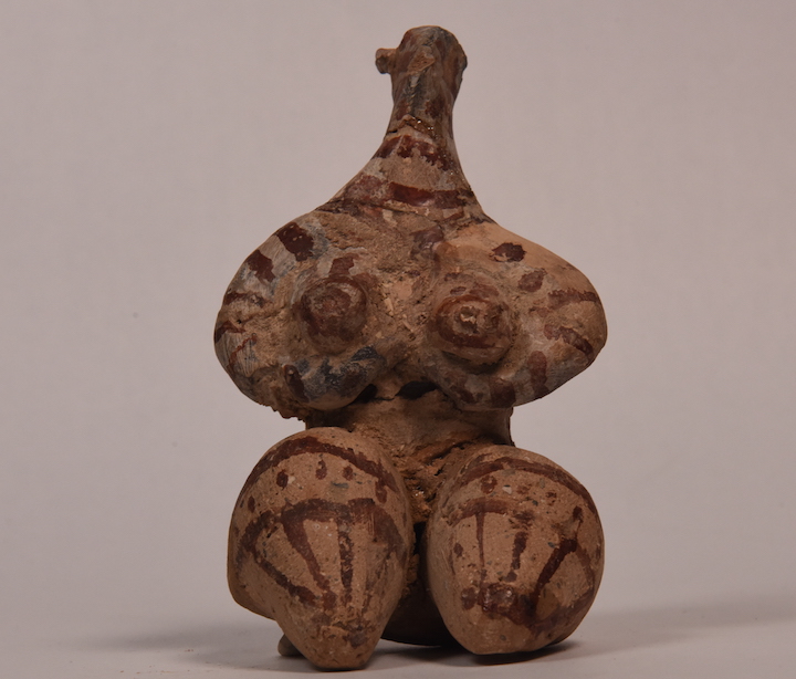 Iraqi Pavilion: Figure, presumed to be a fertility goddess, c. 6,000 BCE. Courtesy Iraq Museum, Department of Antiquities; Ministry of Culture, Tourism and Antiquities; and Ruya Foundation