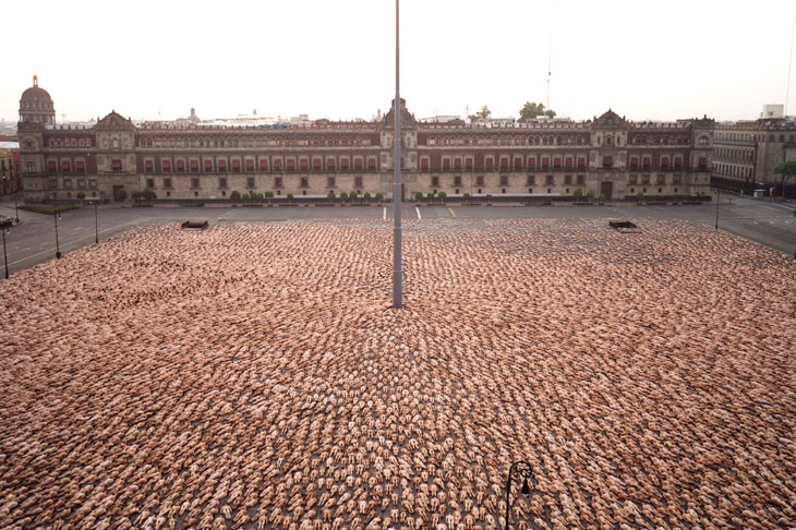 Mexico City 3 (Zócalo, MUCA/UNAM, 2007), Spencer Tunick