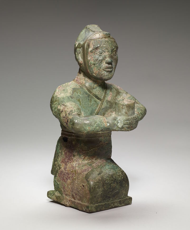Kneeling figure, 4th century BCE, bronze. Photo: Minneapolis Institute of Art