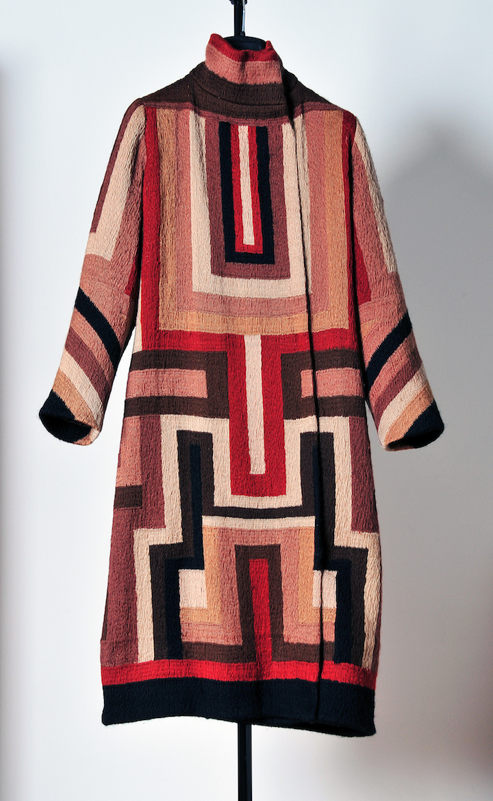 Coat for Gloria Swanson, produced by Sonia Delaunay c. 1925. Photo: Wolfgang Woessner. © Pracusa 2017633