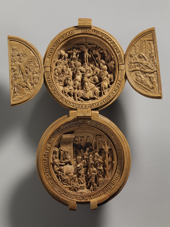 Prayer nut with Crucifixion and Christ before Pilate (c. 1500–30), Adam Dircksz. and workshop. Metropolitan Museum of Art, New York