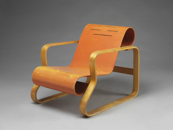 Armchair (1930), designed by Alvar Aalto. Photo: Victoria and Albert Museum, London