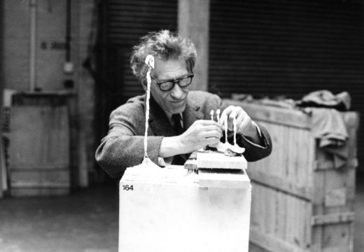 Giacometti working on Four Figurines on a Stand at the Tate Gallery, 1965, © ARS, NY and DACS, London 2017