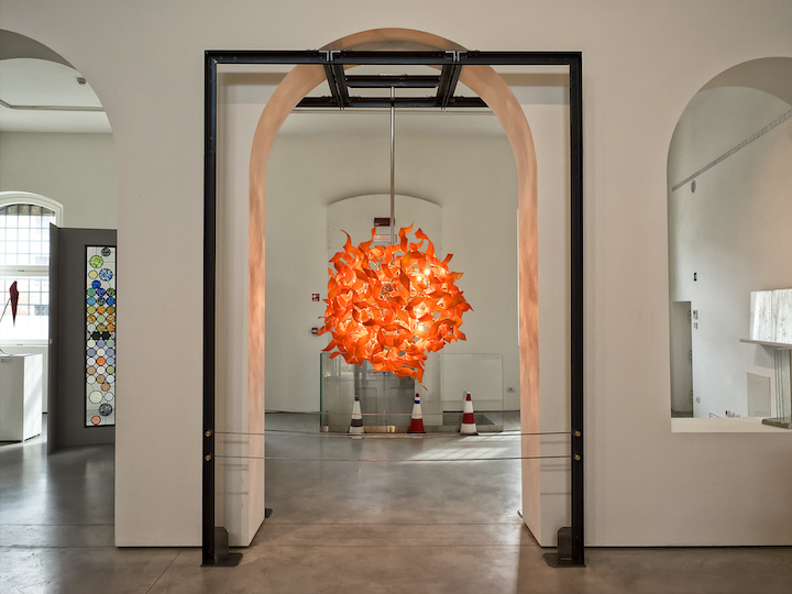 Installation view of Nastro at the Museo del Vetro, Murano glass, by Andromeda.