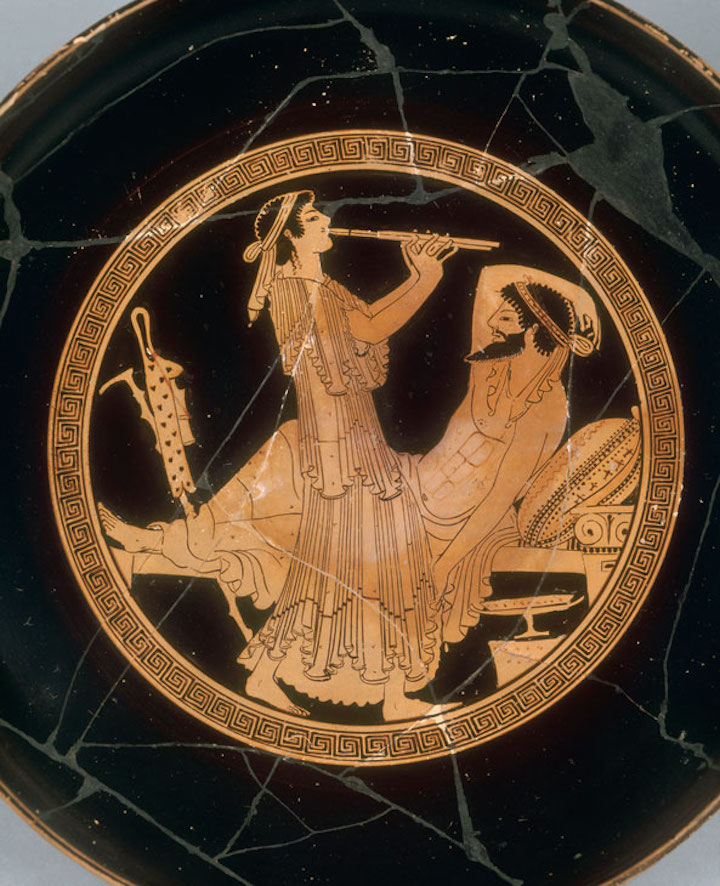 Clay plate depicting Hétaïre playing music, Greek, around 490 BC. Musée du Louvre