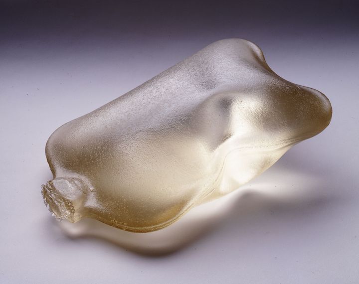 Untitled (Clear Torso) (1993), Rachel Whiteread. © Rachel Whiteread, courtesy of the artist