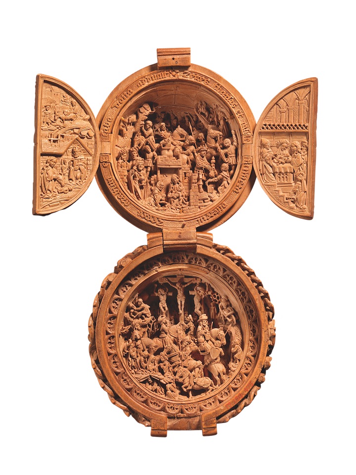 Prayer Bead with the Adoration of the Magi and the Crucifixion, early 16th century, Netherlands. Metropolitan Museum of Art, New York